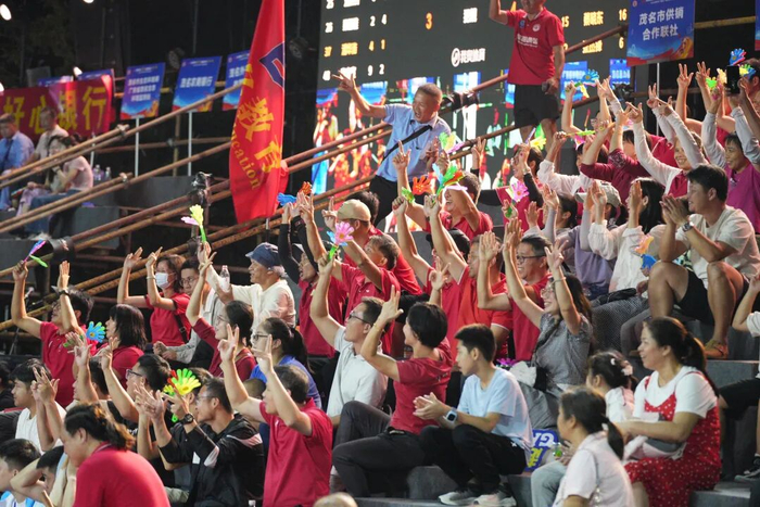 开云体育中国-包含燃烧的激情，比赛谁将夺得最后的胜利？的词条