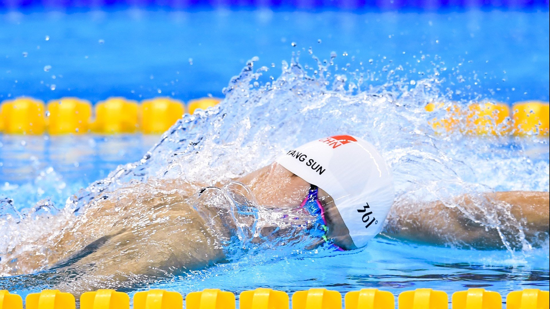 防守铁幕下的关键先生，深圳队如何锁死黄蜂，德罗赞一剑封喉