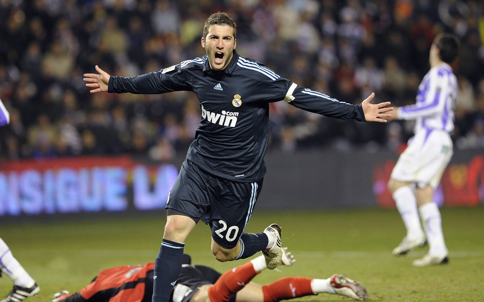 开云官方app入口-加纳新星闪耀卡尔德隆，马丁内利关键时刻的崛起宣言